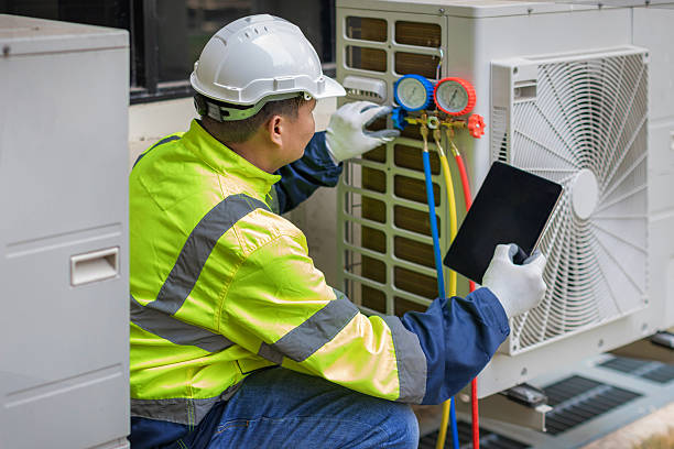 Professional Hvac Installation technician working in Webster, FL